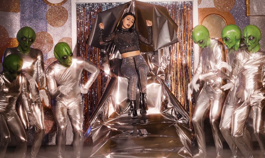 Shi la Rosa - Space Queen